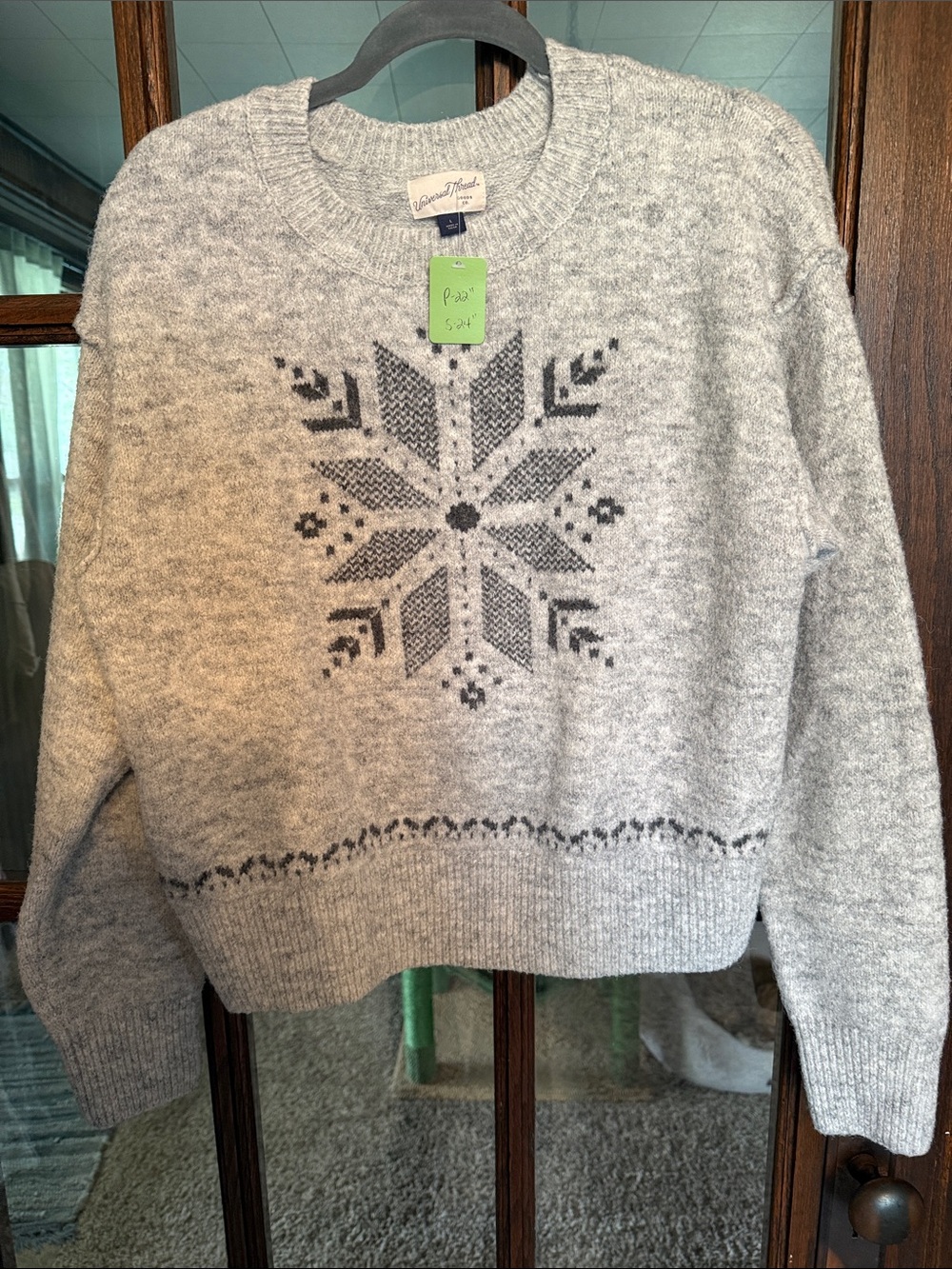 Universal Thread Gray Snowflake Crewneck Sweater
